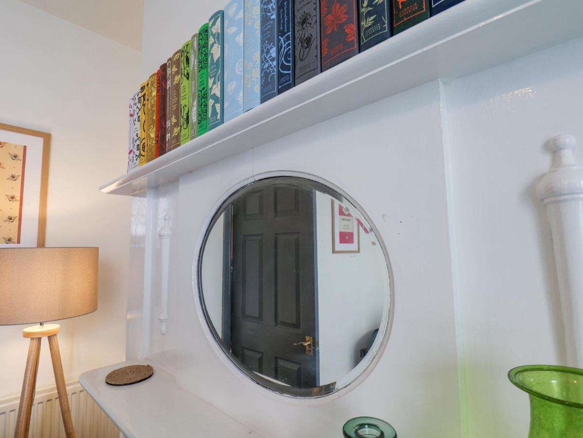 Book House Apartment Whitby Luaran gambar